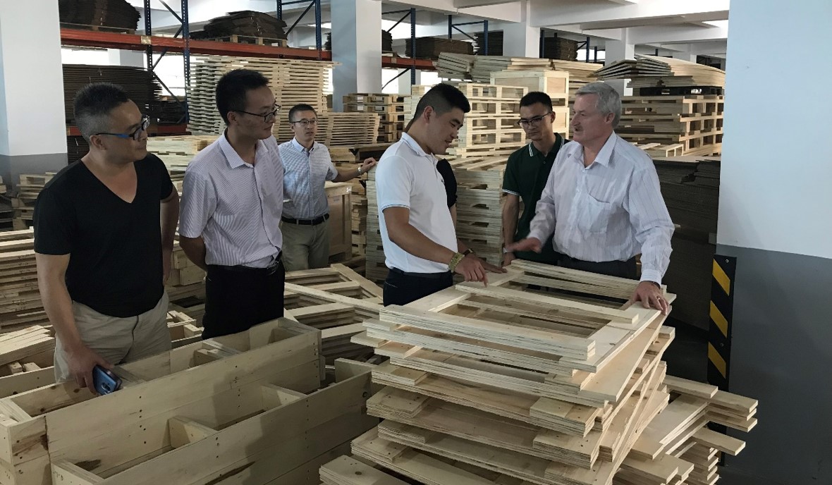 Pienaar: 'De situatie in Indonesië is, net als in zijn buurlanden, bijzonder complex, met name wat betreft de inzameling, sortering en recycling van verpakkingen.'