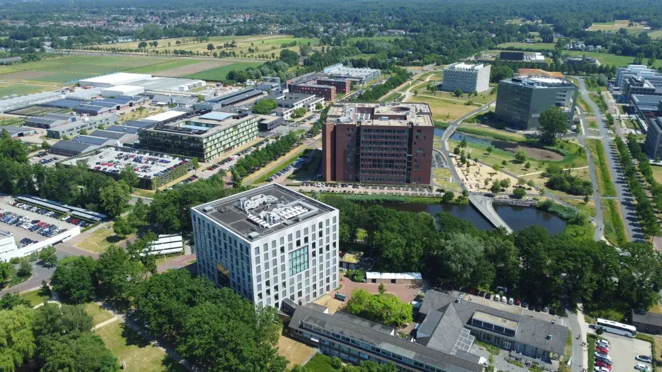Campus-zomer-Drone-1920x1080.jpg