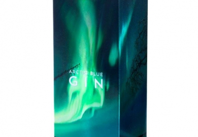 Metsä Board ontwerpt nieuwe verpakking met speciaal effect voor Arctic Blue Gin