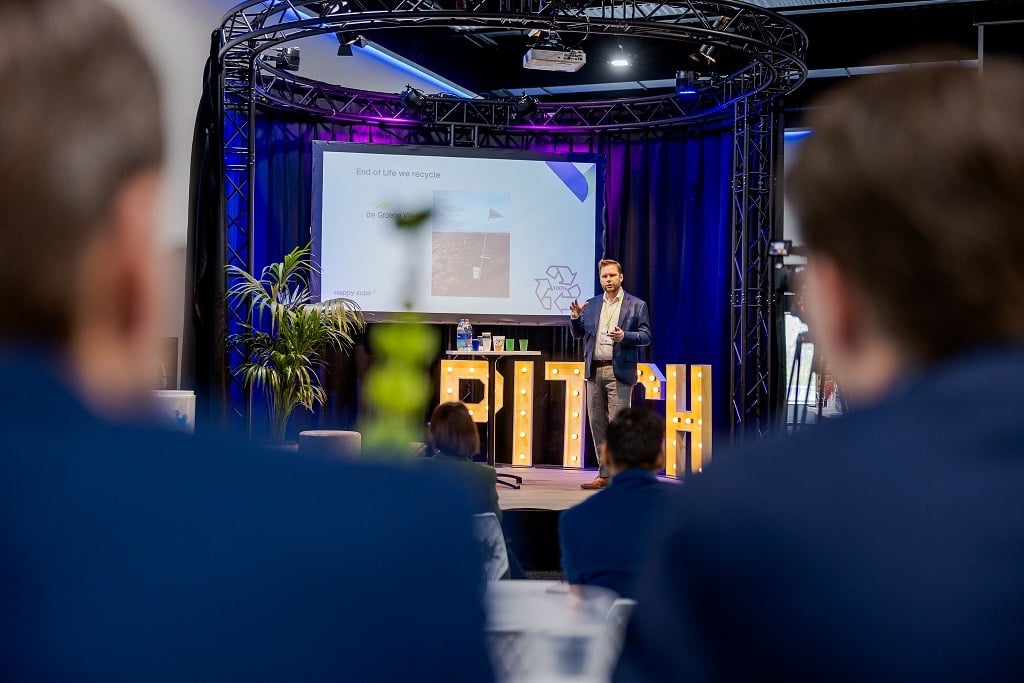 Pitch your product-low