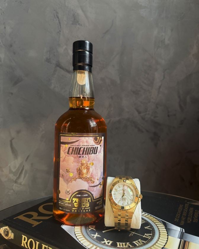 Whisky 7 WARBB fles en horloge