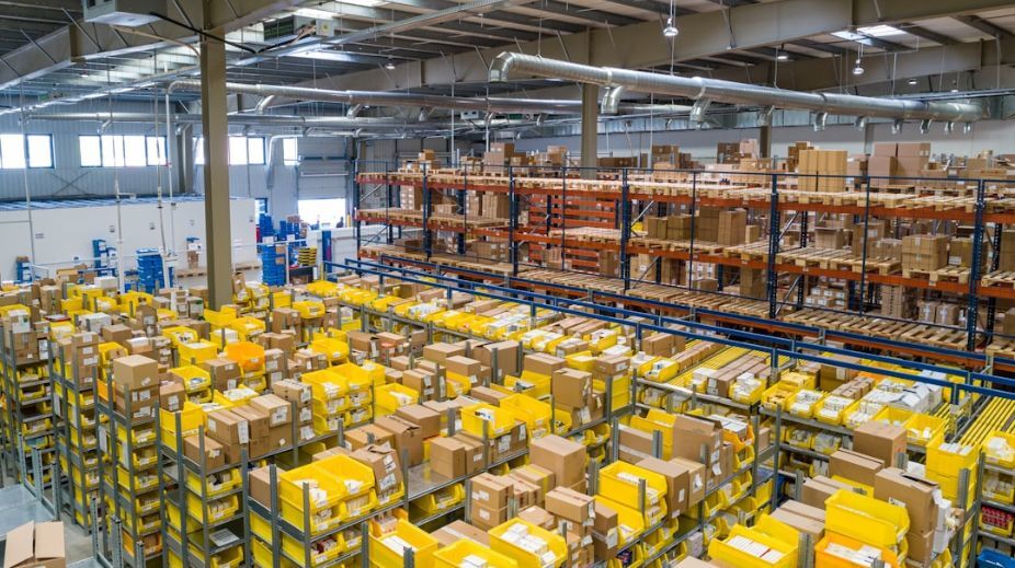 Waarom intern transport steeds belangrijker wordt in moderne magazijnen
