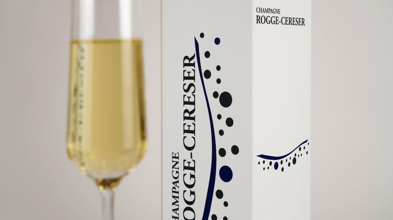 Papier uit de Rydal Packaging Collection van James Cropper  is gebruikt voor Champagne-verpakking.