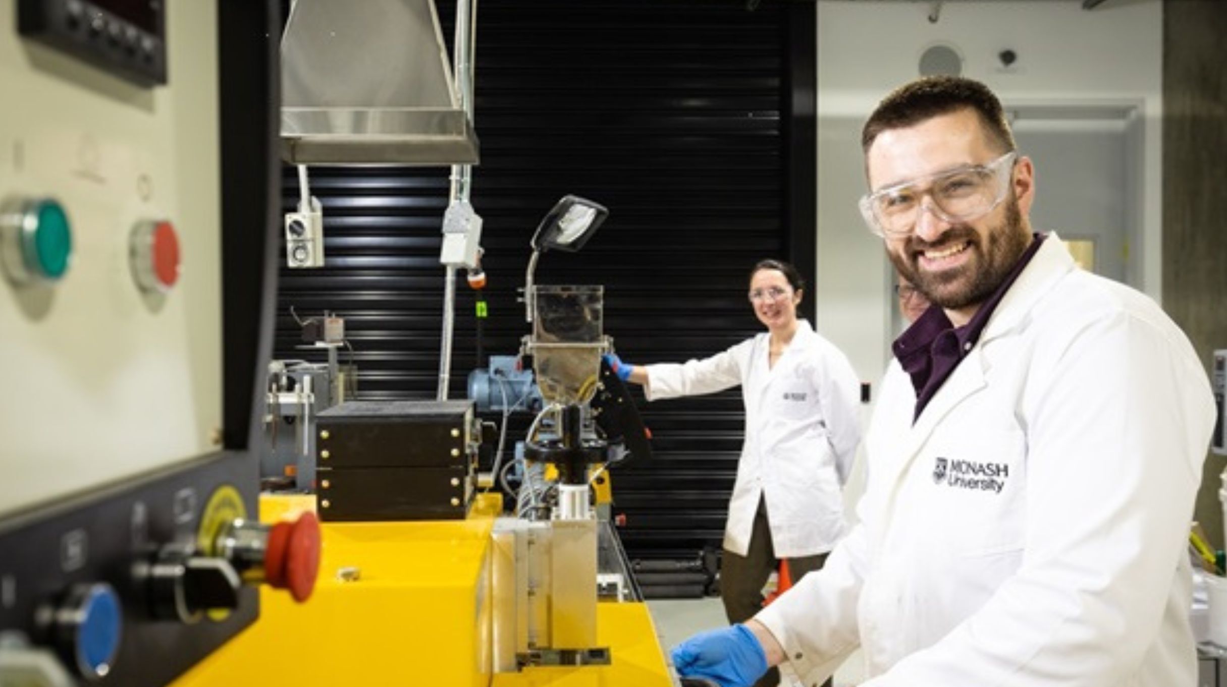 Bacteriën zetten voedselverspilling om in afbreekbare verpakkingsfolie