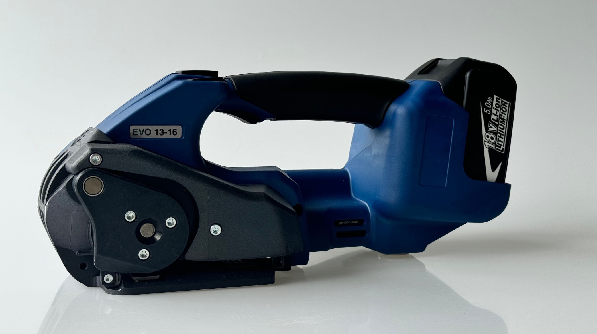 Tallpack toont nieuwe handomsnoeringsapparaat op Empack