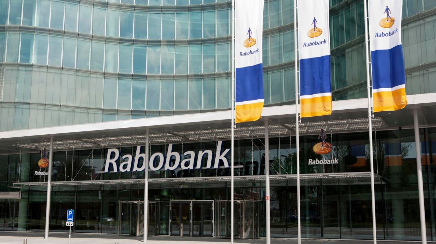 Een rapport van de Rabobank waarschuwt dat de vraag van consumenten om plastic verpakkingen te vervangen door papier 